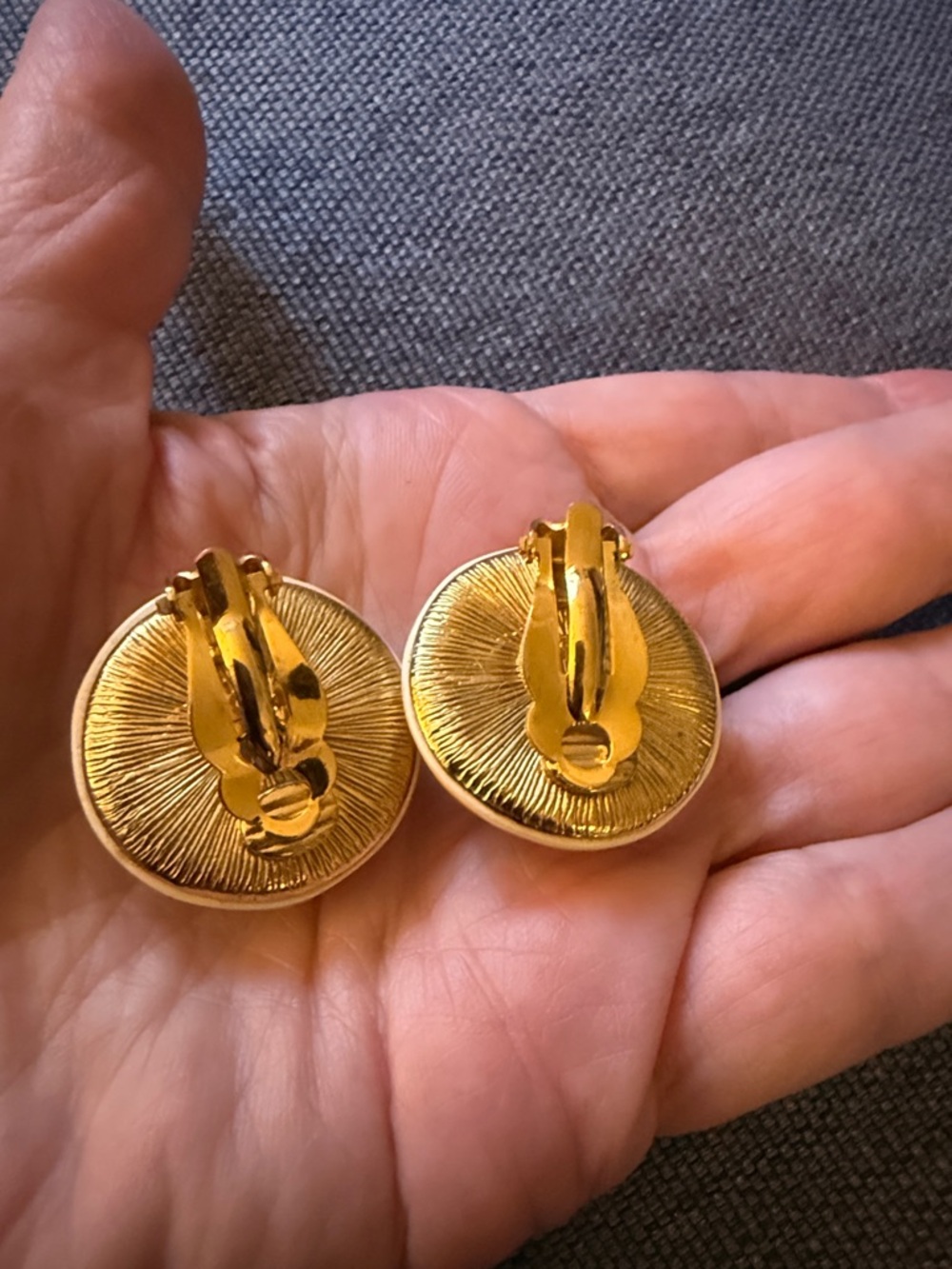 Carolee Vintage Clip on Earrings with Large Domed Faux Baroque Pearl. Circa 80’s - Picture 2 of 6